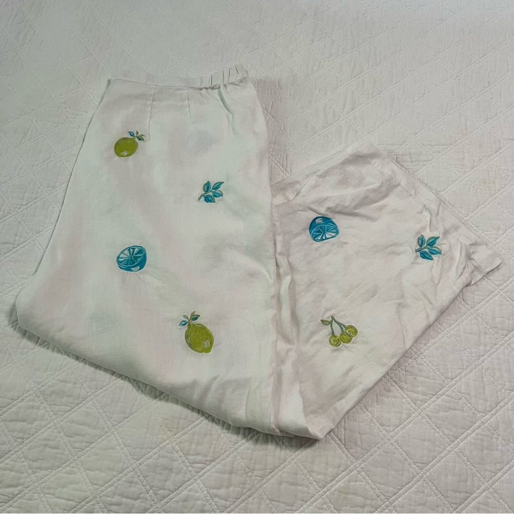 Mercer & Madison 100% Linen pants with Fruit Embroidery 18w